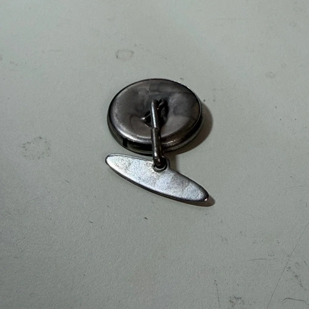 Vintage Silver Tone Downhill Skier Cufflink Single Round Textured Winter‎ Sports